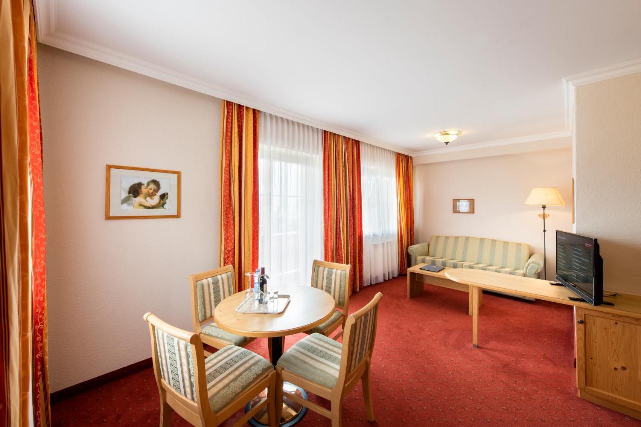 Hotel Elisabeth Fuegen Exterior photo