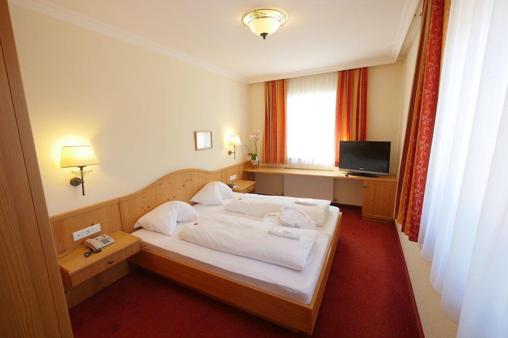 Hotel Elisabeth Fuegen Exterior photo