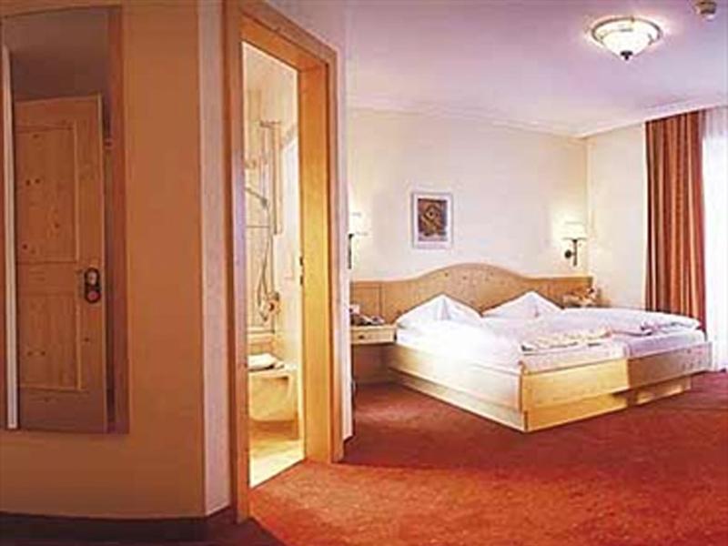 Hotel Elisabeth Fuegen Exterior photo