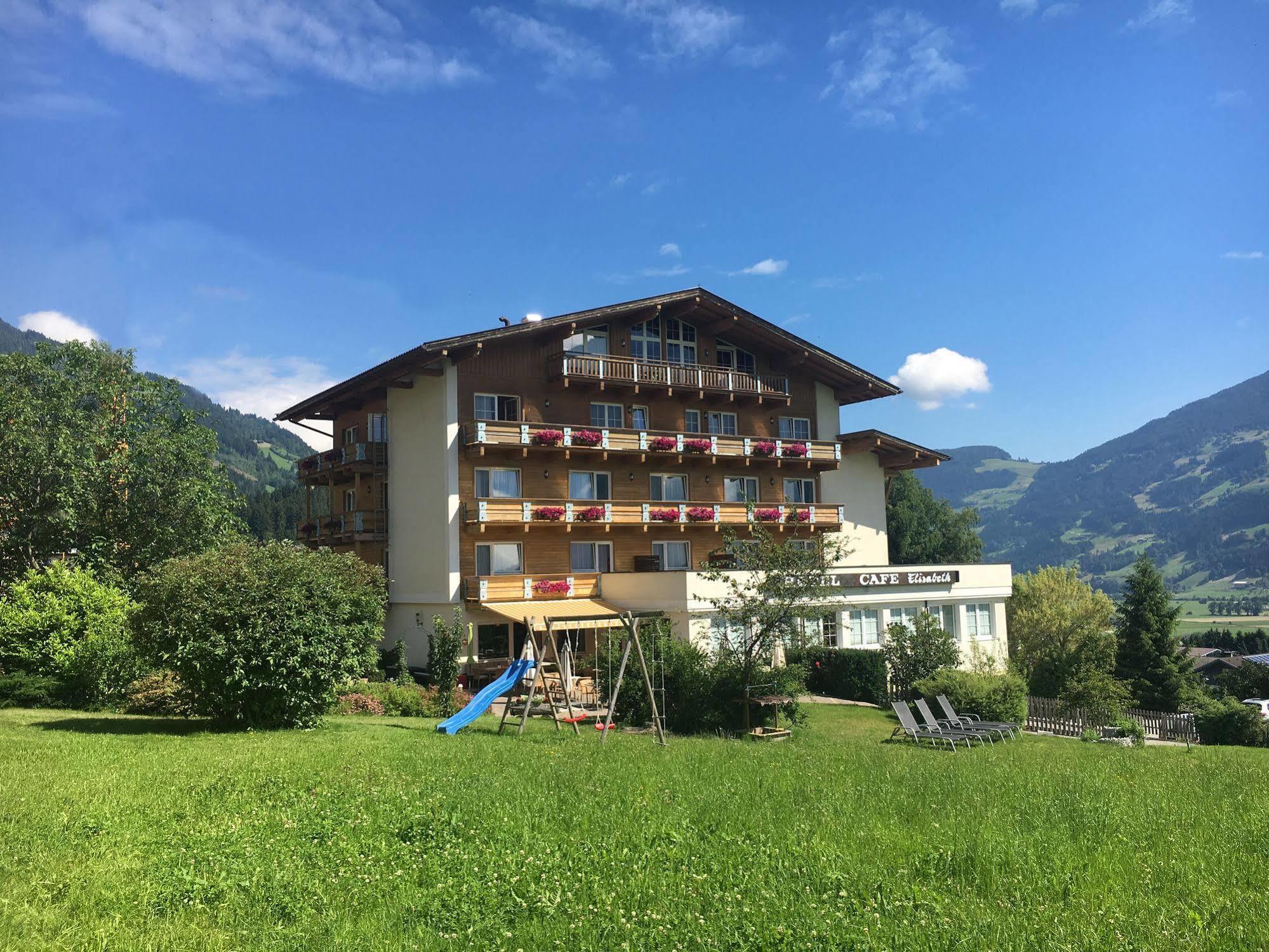 Hotel Elisabeth Fuegen Exterior photo